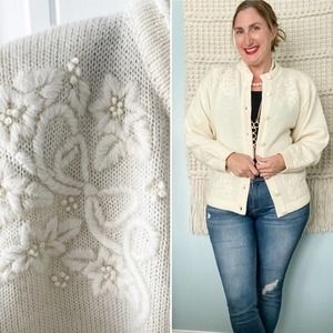 Vintage 100% Wool Floral Embroidered Cream Cardigan Sweater